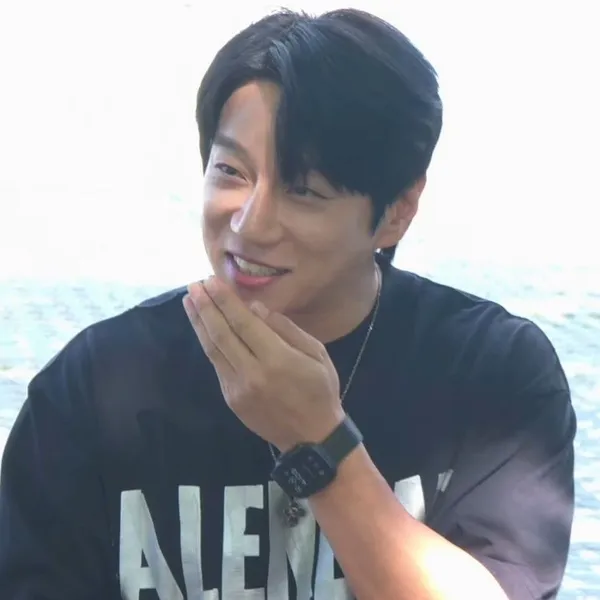 Top Photo Full of Hwang Chiyeol Love