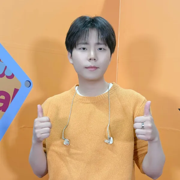 Today's Most Loved Jung Seunghwan