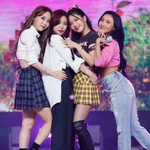 Top Photo Full of MAMAMOO Love