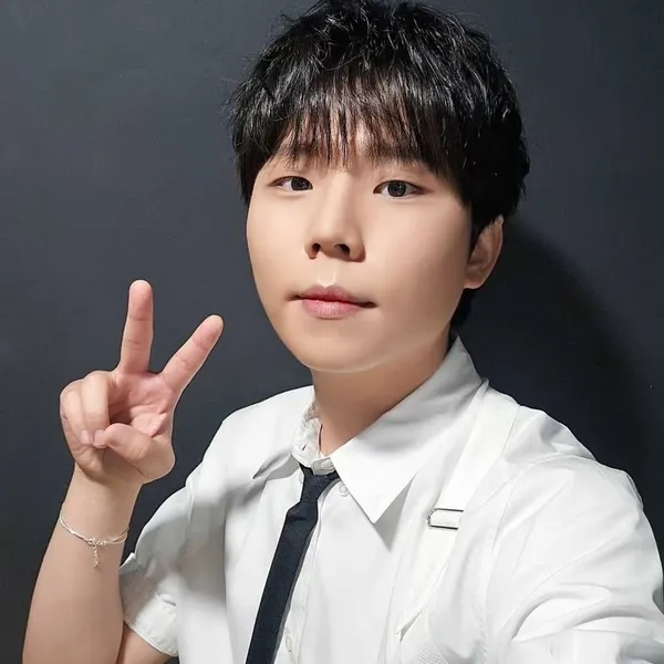 Today's Most Loved Jung Seunghwan