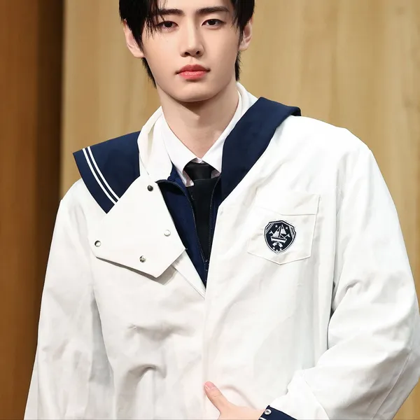 Penampilan Sunghoon (ENHYPEN) yang Paling Dicintai Hari Ini