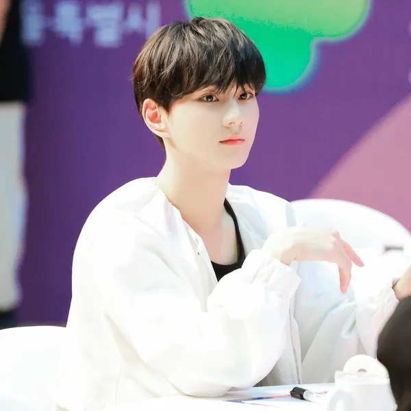 Today's Most Loved Jungwon (ENHYPEN)