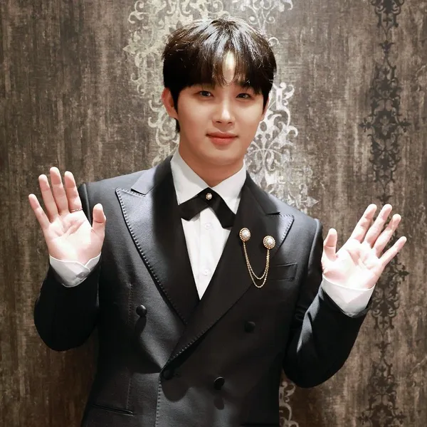 Top Photo Full of Lim Hyunsik (BTOB) Love