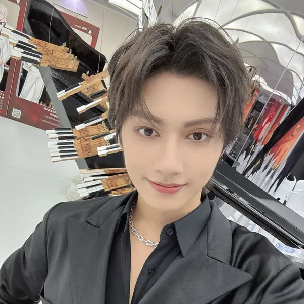 充滿粉絲愛意的Jun (SEVENTEEN)人氣照片