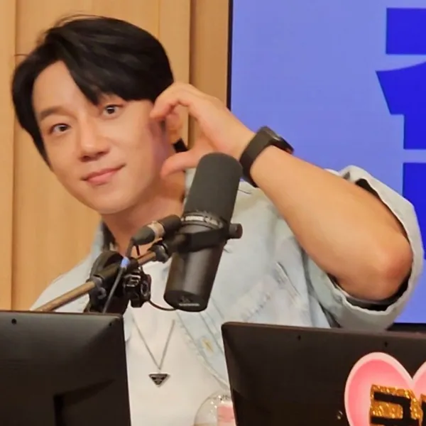 Top Photo Full of Hwang Chiyeol Love