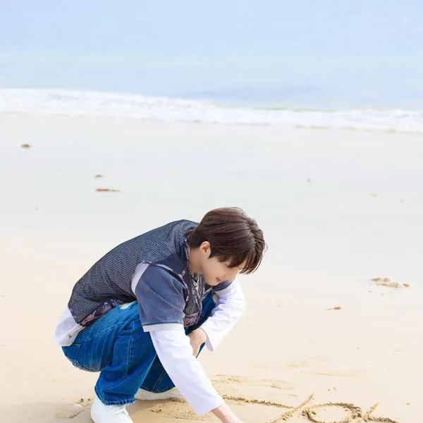 Top Photo Full of Hui (PENTAGON) Love