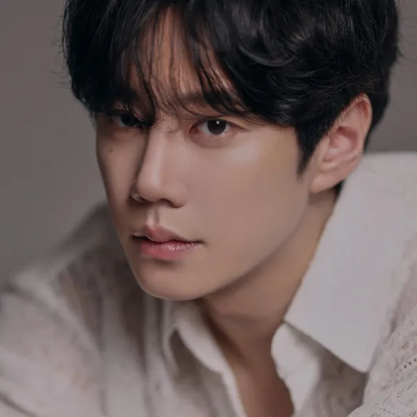 Penampilan Lee Junyoung yang Paling Dicintai Hari Ini
