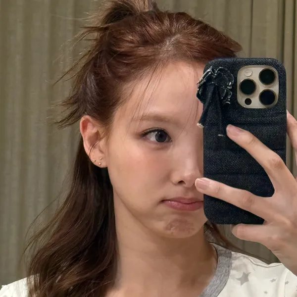 Today's Most Loved Nayeon (TWICE)