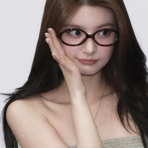 Fans' Pick: Best Moment of Yiren (EVERGLOW)