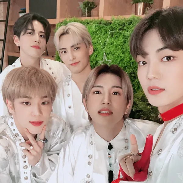Top Photo Full of A.C.E Love