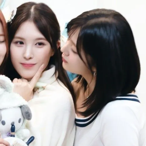 Today's Most Loved Lee Soojin (Weeekly)
