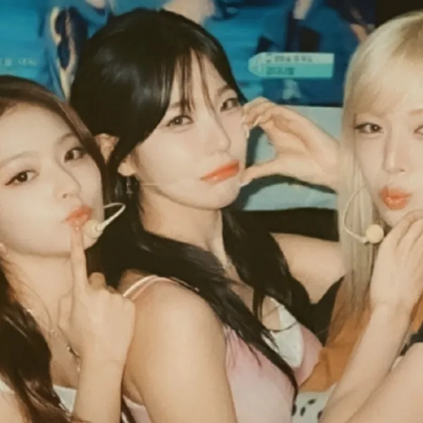 Today's Most Loved fromis (9)