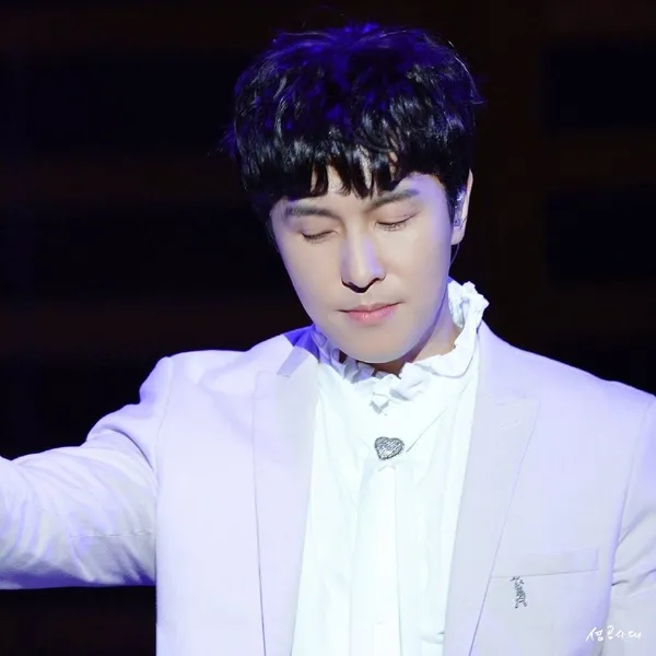 Fans' Pick: Best Moment of Kim Dongwan (SHINHWA)