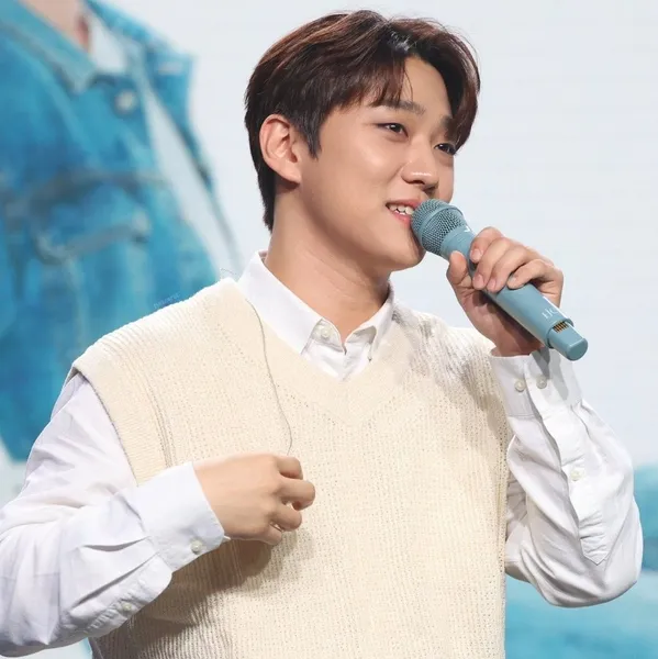 Top Photo Full of Hong Joochan (GoldenChild) Love
