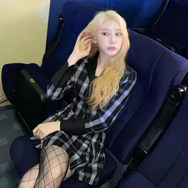 Top Photo Full of Lee Chaeyeon Love
