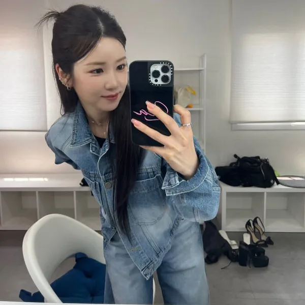 Today's Most Loved Park Chorong (Apink)