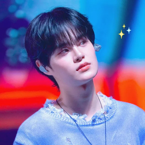 Top Photo Full of AB6IX Love