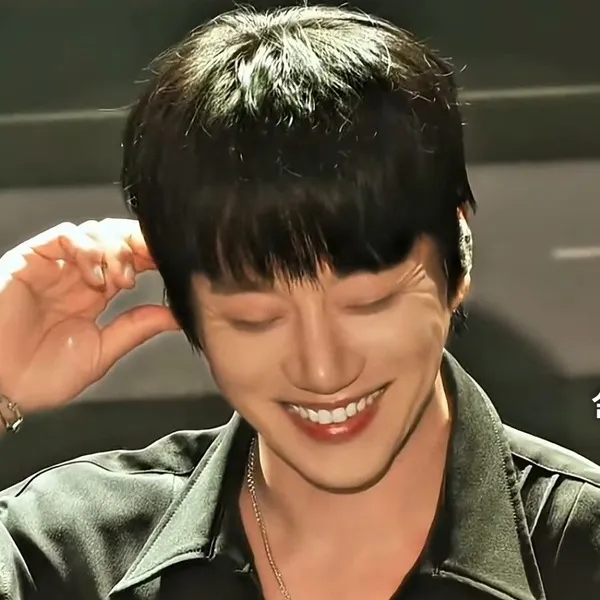 Today's Most Loved Hwang Chiyeol