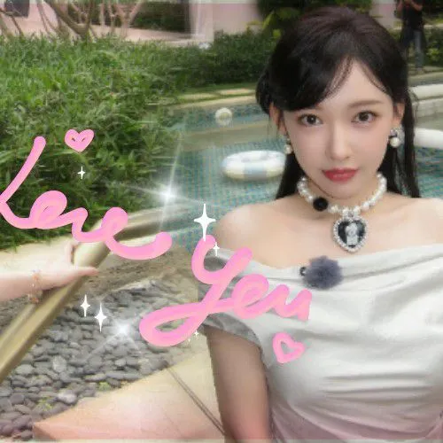 Top Photo Full of Cheng Xiao Love