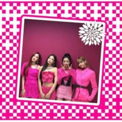 Top Photo Full of BLACKPINK Love