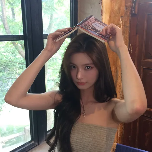 Fans' Pick: Best Moment of Yiren (EVERGLOW)