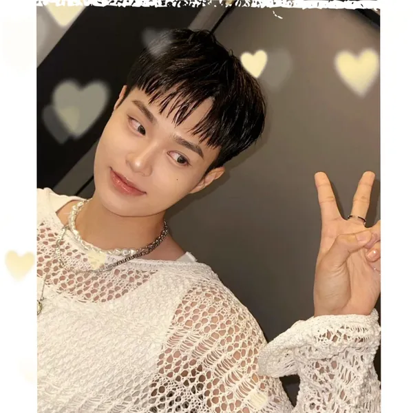 Today's Most Loved Lee Daehwi (AB6IX)