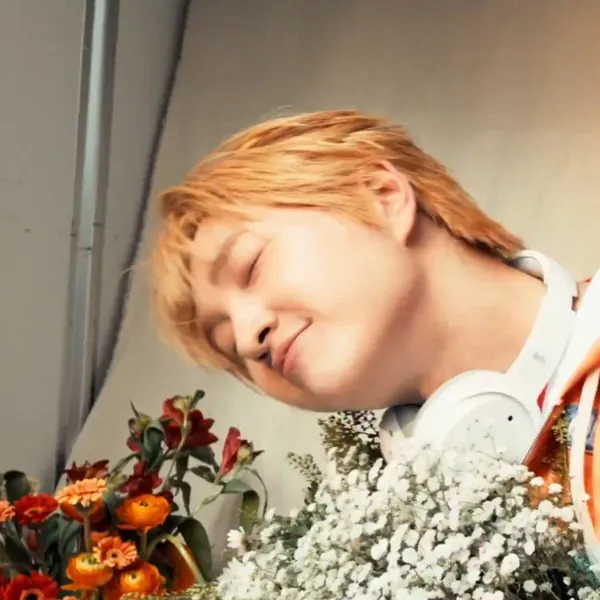 Today's Most Loved SHINee
