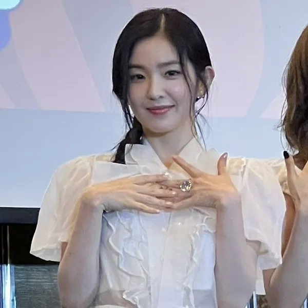Foto Populer Penuh Cinta untuk Irene (Red Velvet)
