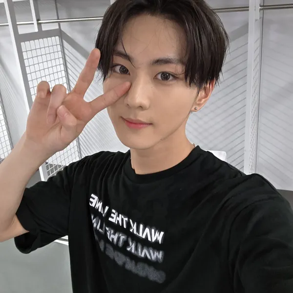 Today's Most Loved Jungwon (ENHYPEN)