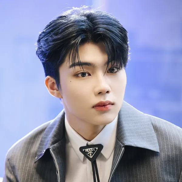 Today's Most Loved Park Gunwook (ZEROBASEONE)
