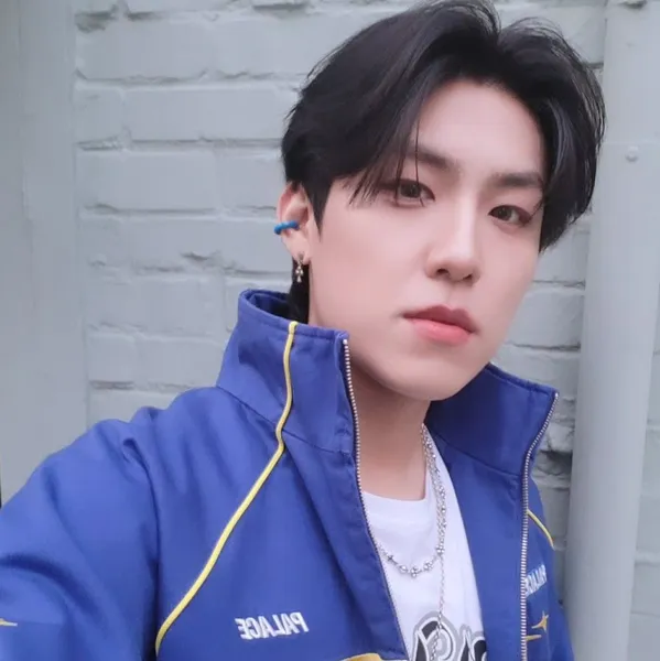 Top Photo Full of Park Woojin (AB6IX) Love