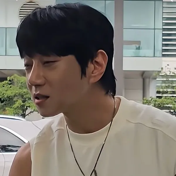 Top Photo Full of Hwang Chiyeol Love