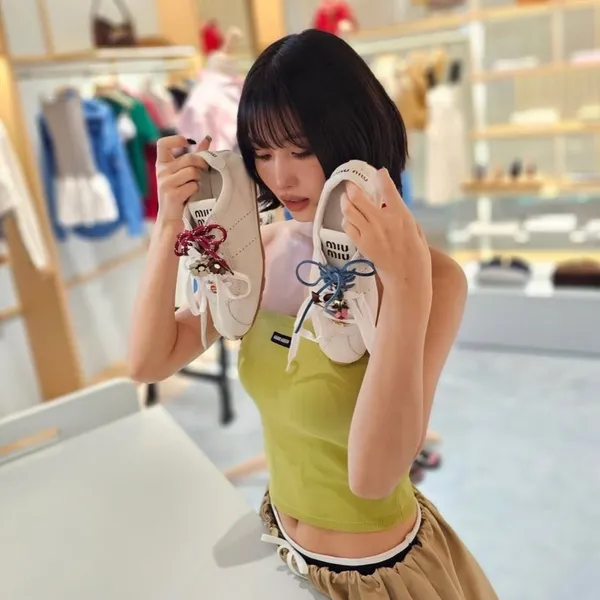 Today's Most Loved Momo (TWICE)
