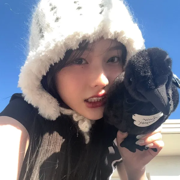 Top Photo Full of Iroha (ILLIT) Love
