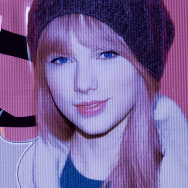 Top Photo Full of Taylor Swift Love
