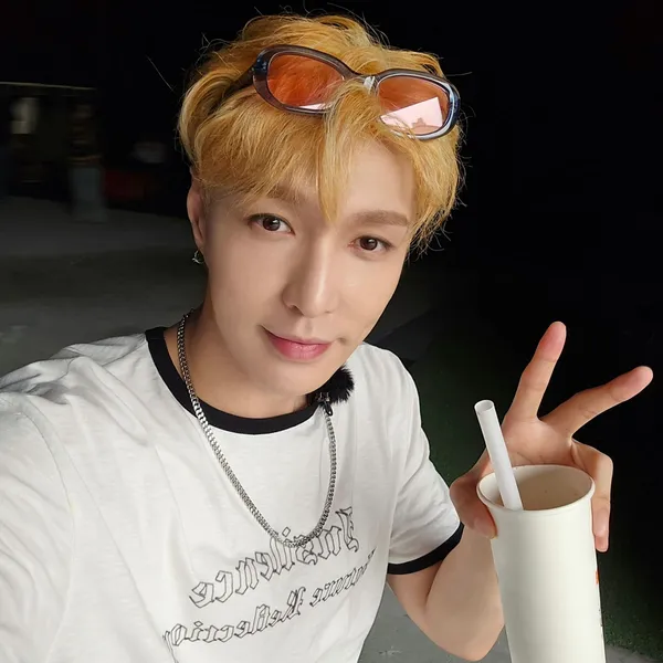 Fans' Pick: Best Moment of Lay (EXO)