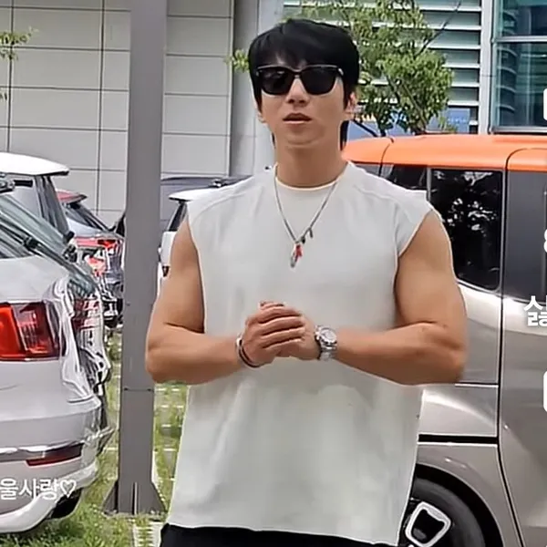 Top Photo Full of Hwang Chiyeol Love
