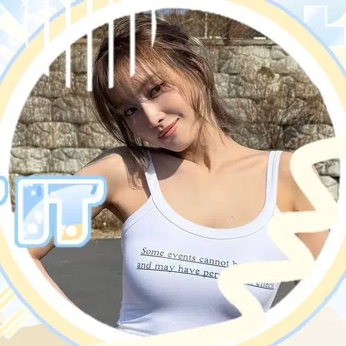 今天最受喜爱的Momo (TWICE)