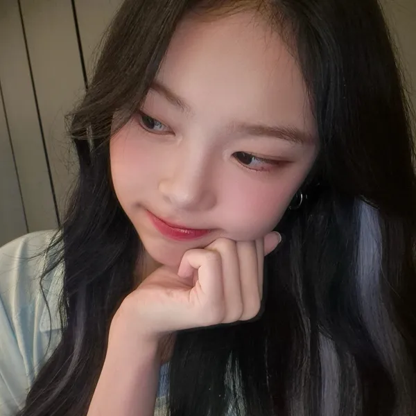 오늘 가장 사랑받은 이안 (하츠투하츠)의 모습