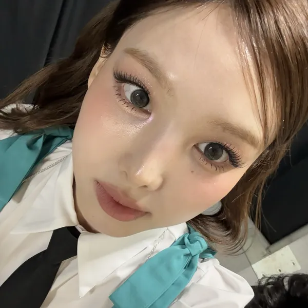 Today's Most Loved Nayeon (TWICE)