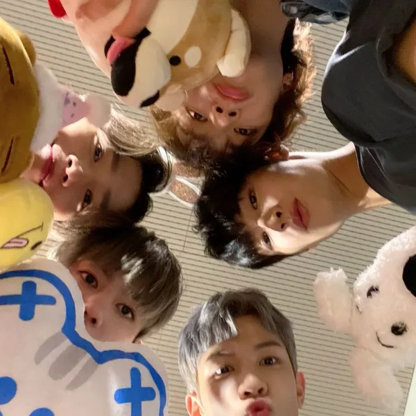 Top Photo Full of Yoo Hweseung (N.Flying) Love