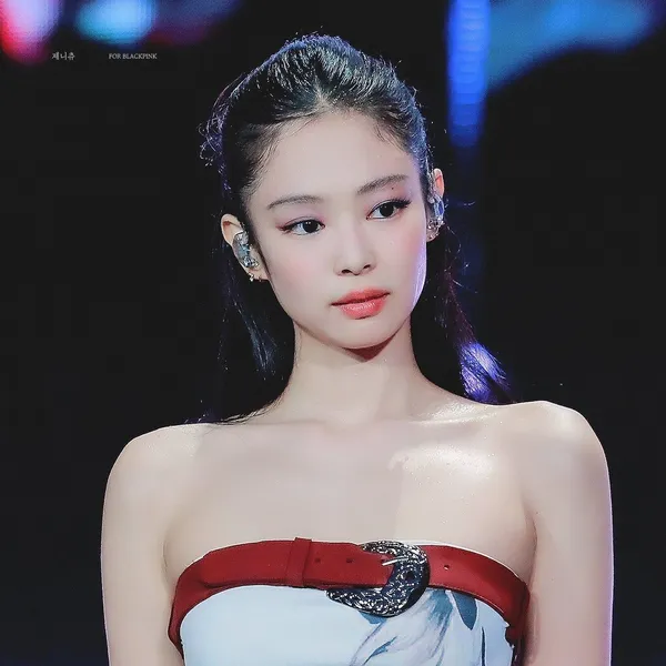 充滿粉絲愛意的Jennie (BLACKPINK)人氣照片