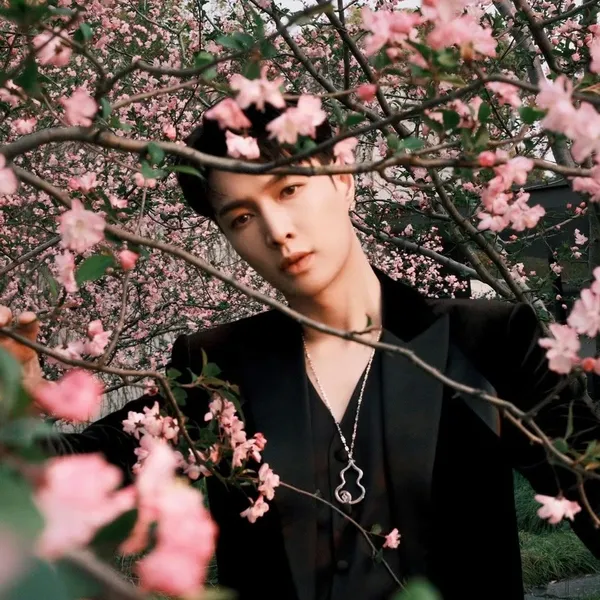 Top Photo Full of Lay (EXO) Love