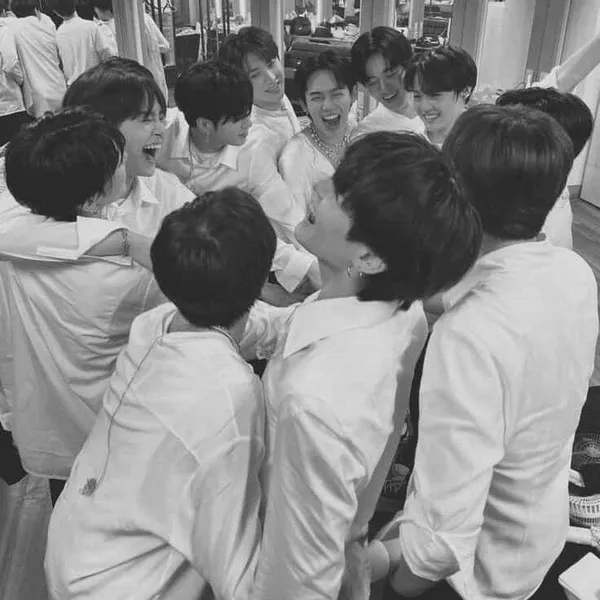 Foto Populer Penuh Cinta untuk TREASURE