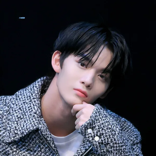 Top Photo Full of Bae Jinyoung Love