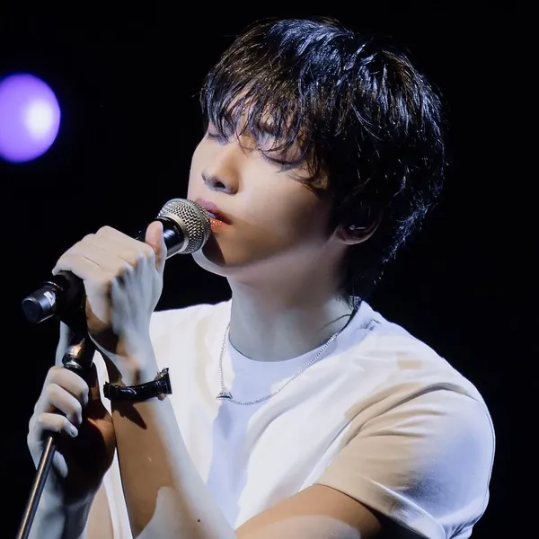 Today's Most Loved Jeong Sewoon
