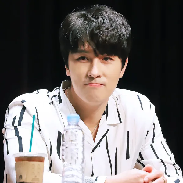 Top Photo Full of Kim Dongwan (SHINHWA) Love