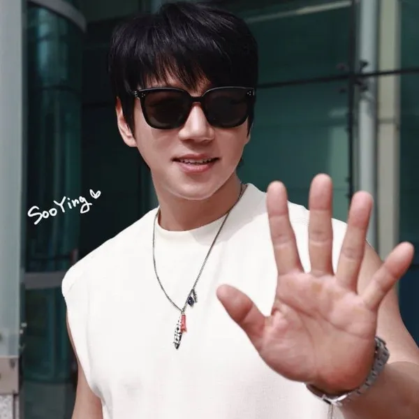 Today's Most Loved Hwang Chiyeol