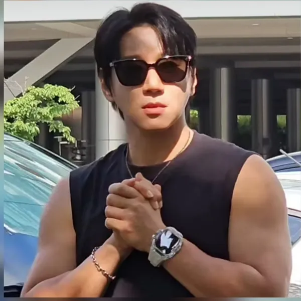 Today's Most Loved Hwang Chiyeol