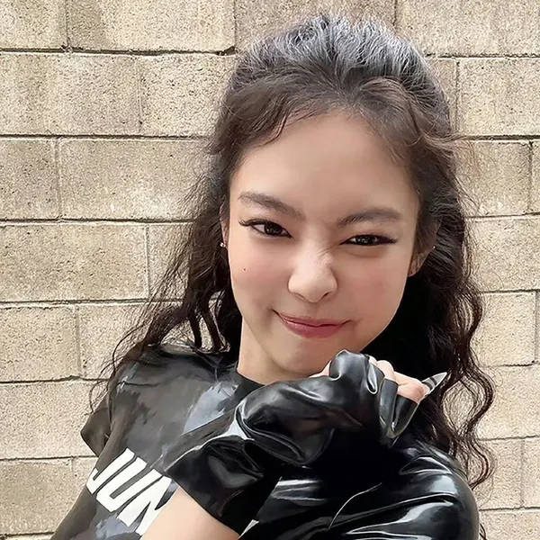 今日最も愛されたジェニー (BLACKPINK)の姿